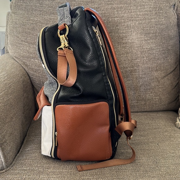 Itzy Ritzy Diaper Backpack - Coffee & Cream - Picture 4 of 14